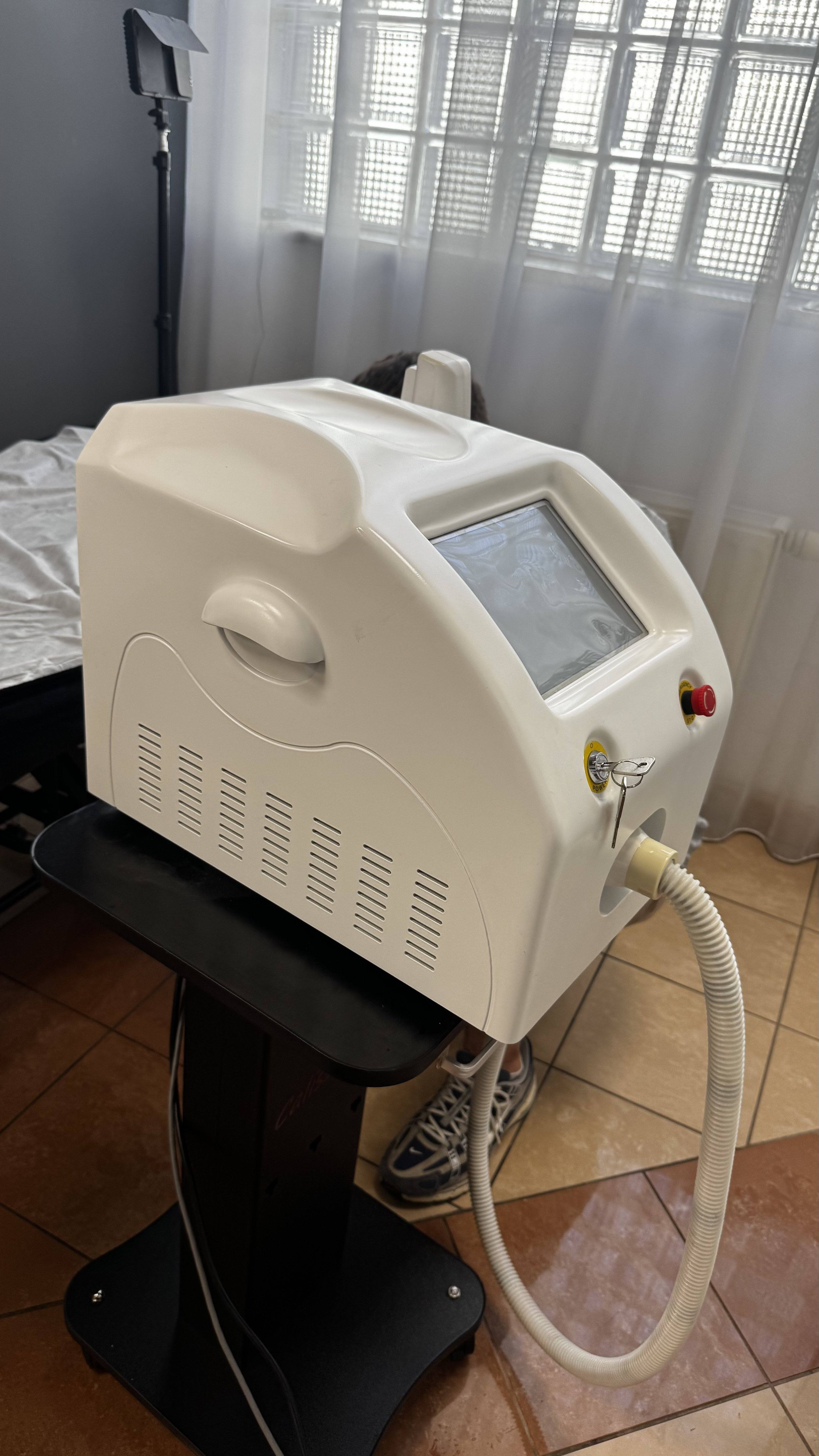 Система охлаждения лазера ML-ND YAG LASER A1 во время обслуживания